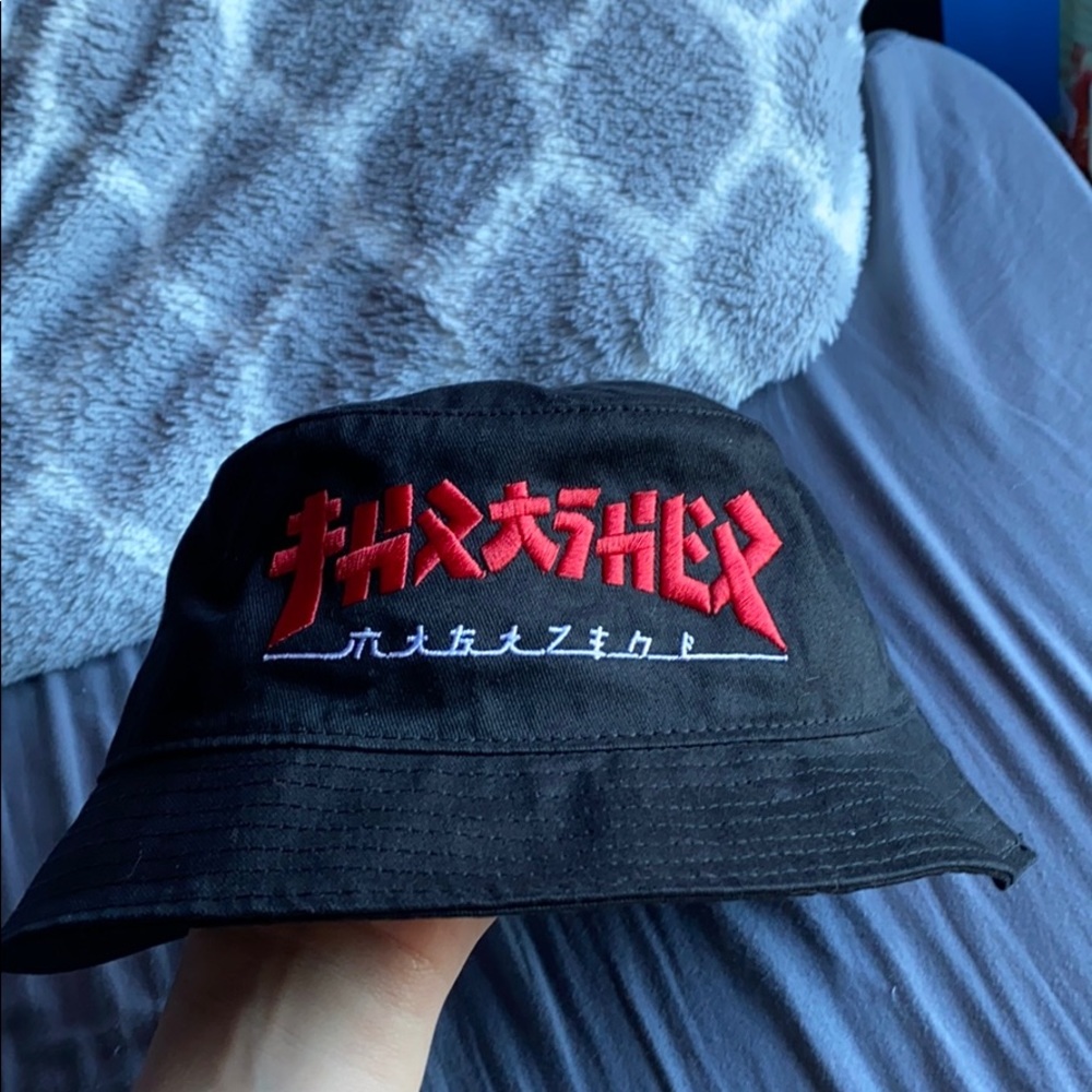 THRASHER BUCKET HAT